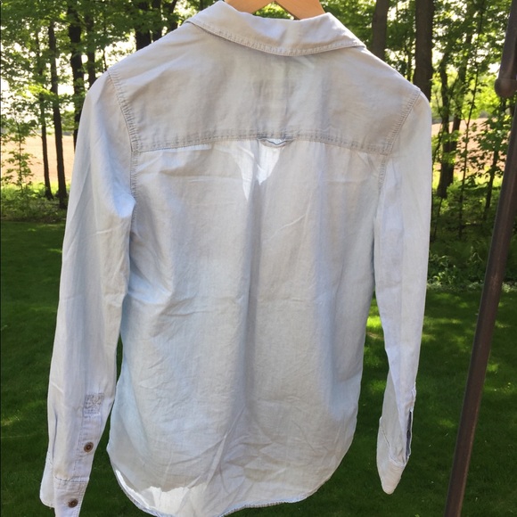 🌵Bullshead light-wash denim chambray button up - Picture 4 of 7